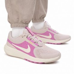 Buty damskie sportowe do biegania Nike STAR RUNNER 5. Czerwone buty treningowe Nike, bez wzorów, z materiału, bez zapięcia, do biegania. Za 209.00 zł.