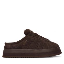 Śniegowce adidas. Brązowe śniegowce adidas, bez wzorów, bez zapięcia. Za 509.99 zł.