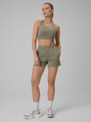 4F Spodenki treningowe szybkoschnące damskie - oliwkowe L. Brązowe szorty sportowe 4f, bez wzorów, z podwyższonym stanem, na fitness i siłownię. Za 99.99 zł.