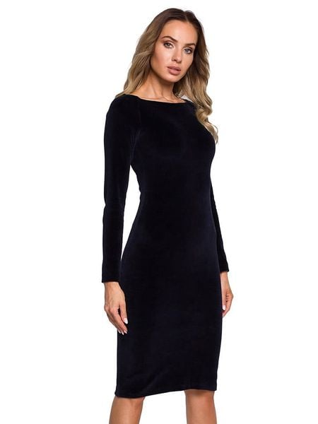 Made of emotion Sukienka w kolorze granatowym rozmiar: L. Niebieskie sukienki Made Of Emotion, l, bez wzorów, z bawełny, bez kołnierzyka, bez ramiączek, midi. Za 194.99 zł.