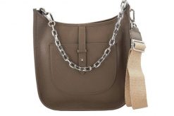 Listonoszka skórzana BARBERNI'S 945-9 c. beżowa. Brązowe shopper bag Barberinis, bez wzorów, z lakierowanej skóry, eleganckie, duże, lakierowane, bez dodatków. Za 149.99 zł.