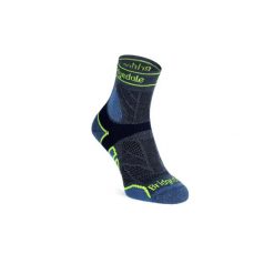 Skarpety biegowe Bridgedale Ultra Lt T2 Merino Sport 3/4 Crew. Niebieskie skarpetki Bridgedale, bez wzorów. Za 95.24 zł.
