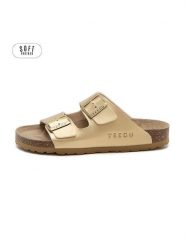 Teegu Klapki w kolorze złotym rozmiar: 36. Żółte klapki teegu, bez wzorów, klasyczne, z otwartym noskiem, bez obcasa, bez zapięcia. Za 121.99 zł.