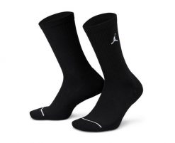 Skarpety sportowe Nike Jordan 3-pack. Czarne skarpetki Nike, bez wzorów, z materiału. Za 82.99 zł.