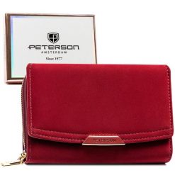 Poziomy portfel damski ze skóry ekologicznej w bordowym kolorze, zamykany suwakiem i zatrzaskiem Peterson PTN 001-THU. Czerwone portfele Peterson, bez wzorów, ze skóry ekologicznej. Za 69.99 zł.