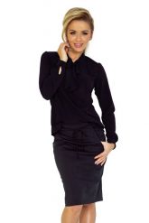 Czarna Bluzka Elegancka z Wiązaną Szarfą. Czarne bluzki NUMOCO, l, bez wzorów, z materiału, eleganckie, bez kołnierzyka, bez ramiączek. Za 153.90 zł.