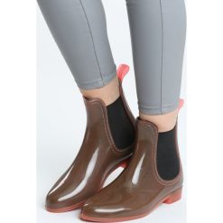 Brązowe Kalosze Pelting Rain. Brązowe kalosze Born2be, z gumy. Za 49.99 zł.