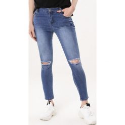 Niebieskie Jeansy Outbreathe. Jeansy marki Born2be. Za 69.99 zł.