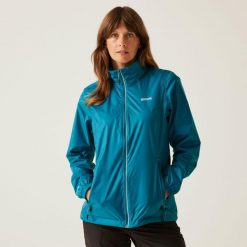 Kurtka trekkingowa damska Corinne IV przeciwdeszczowa. Fioletowe kurtki przeciwdeszczowe Regatta, bez wzorów, z softshellu, bez kaptura, trekkingowe. W wyprzedaży za 189.99 zł.