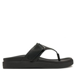 Sandały Calvin Klein. Czarne sandały Calvin Klein, bez wzorów, bez obcasa, na płaskiej podeszwie, bez zapięcia. Za 529.99 zł.