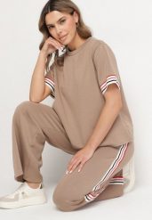 Beżowy Komplet z Wiskozą Szerokie Spodnie i Bluzka z Paskami Nilanaria. Brązowe bluzki Born2be, bez wzorów, z wiskozy, bez kołnierzyka, bez ramiączek. Za 229.99 zł.