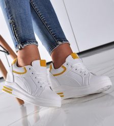 Trampki damskie na koturnie Białe /D4-3 9726 S289/ 39. Białe trampki NoName, bez wzorów, bez zapięcia. Za 59.90 zł.