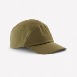 Czapka turystyczna z daszkiem Hike 500. Brązowe czapki z daszkiem FORCLAZ, bez wzorów, z elastanu, sportowe. Za 39.99 zł.