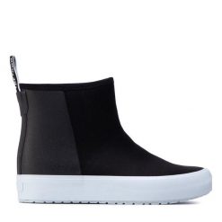 Botki Tretorn. Czarne botki Tretorn, bez wzorów, bez obcasa, na płaskiej podeszwie, bez zapięcia. Za 479.99 zł.