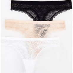 Koronkowe stringi 3 pack - Czarny. Stringi marki Reserved. Za 49.99 zł.