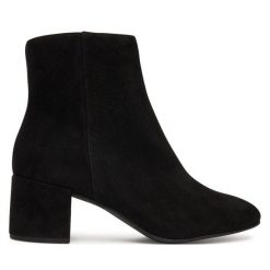 Botki HÖGL. Czarne botki Högl, bez wzorów, bez obcasa, na słupku, bez zapięcia. Za 599.99 zł.