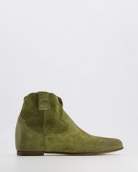 ZAMSZOWE BOTKI PT86 INGR GREEN. Zielone botki Venezia, bez wzorów, ze skóry, bez obcasa, bez zapięcia. Za 589.00 zł.