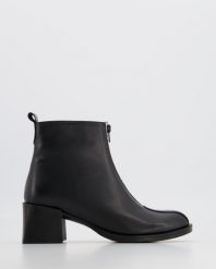 CZARNE BOTKI 012-145 BLACK. Czarne botki Venezia, bez wzorów, ze skóry, bez obcasa, bez zapięcia. Za 279.00 zł.