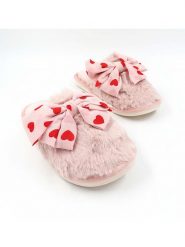 Confly Kapcie w kolorze jasnoróżowym rozmiar: 37. Różowe kapcie Confly, bez wzorów. Za 47.94 zł.