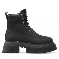 Trapery Timberland. Czarne traperki Timberland, bez wzorów, bez obcasa, bez zapięcia. Za 629.99 zł.
