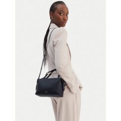 Torebka Furla. Niebieskie torebki klasyczne Furla, bez wzorów, klasyczne, bez dodatków. Za 1,179.00 zł.