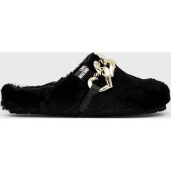 Love Moschino kapcie kolor czarny. Czarne kapcie Love Moschino, bez wzorów. Za 769.99 zł.