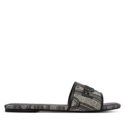 Klapki Furla. Czarne klapki Furla, bez wzorów, bez obcasa, bez zapięcia. Za 869.99 zł.