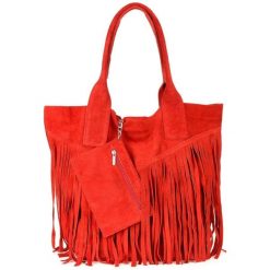 Shopperka boho skórzana VERA PELLE L83 czerwona. Czerwone torebki klasyczne z aplikacjami, z materiału, boho, zamszowe, bez dodatków. Za 175.99 zł.