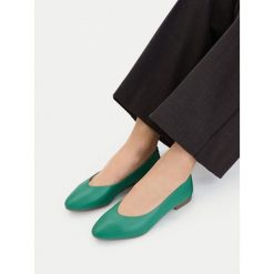 Baleriny Lasocki. Zielone baleriny Lasocki, bez wzorów, bez obcasa, bez zapięcia. Za 149.99 zł.
