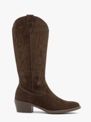 Ciemnobrązowe skórzane kozaki kowbojki. Brązowe kozaki Ryłko, bez wzorów, ze skóry, klasyczne, bez obcasa, na obcasie, bez zapięcia. Za 699.99 zł.