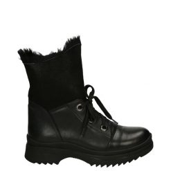 CZARNE BOTKI ZAPINANE NA SUWAK 149501 BLACK. Czarne botki Venezia, bez wzorów, ze skóry, bez obcasa, bez zapięcia. Za 199.00 zł.