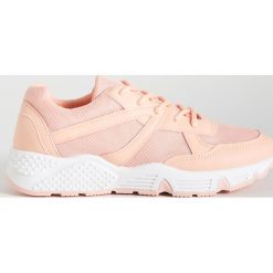 Sportowe buty - Pomarańczo. Buty treningowe marki Sinsay. Za 79.99 zł.