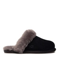 Kapcie Ugg. Czarne kapcie UGG, bez wzorów. Za 419.99 zł.