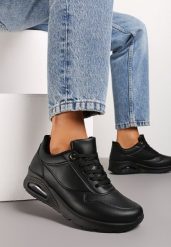 Czarne Sneakersy z Podeszwą Air i Ozdobną Perforacją Florias. Czarne buty sportowe lifestyle Born2be, bez wzorów, eleganckie, bez zapięcia. W wyprzedaży za 67.99 zł.