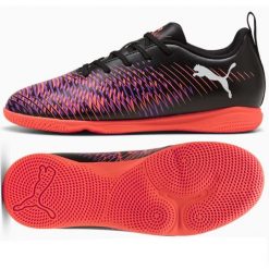 Buty piłkarskie Puma Ultra Play It 108397-01 czarne. Czarne buty treningowe bez wzorów, z gumy, bez zapięcia, do piłki nożnej. Za 292.83 zł.