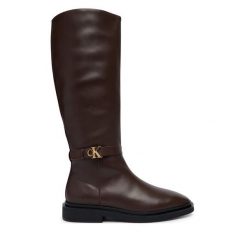 Kozaki Calvin Klein. Brązowe kozaki Calvin Klein, bez wzorów, bez obcasa, na płaskiej podeszwie, bez zapięcia. Za 849.99 zł.