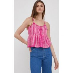 Pepe Jeans bluzka bawełniana PAM damska kolor różowy wzorzysta. Czerwone bluzki Pepe Jeans, l, bez wzorów, z bawełny, bez kołnierzyka, bez ramiączek. W wyprzedaży za 174.99 zł.