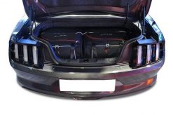 Torby Do Bagażnika Ford Mustang Cabrio 2014-2023 4Szt Kjust. Czarne torby podróżne KJUST, bez wzorów, z kauczuku. Za 989.00 zł.