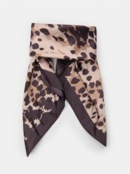 Chusta w panterkę - brązowy. Brązowe chusty Sinsay, bez wzorów. Za 12.99 zł.