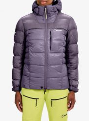 Kurtka puchowa damska Berghaus MTN Arete Ultra Down Hoody. Fioletowe kurtki Berghaus, s, bez wzorów, z materiału, bez kaptura. Za 1,494.89 zł.