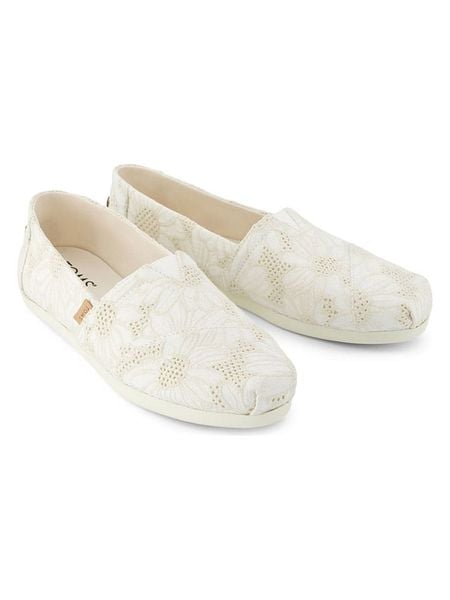 TOMS Espadryle w kolorze kremowym rozmiar: 37. Brązowe espadryle TOMS, bez wzorów, bez obcasa. Za 114.95 zł.