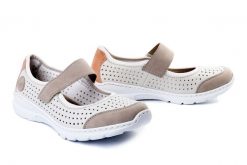 RIEKER L32B5-81 white combination, półbuty letnie damskie. Brązowe półbuty wsuwane Rieker, na lato, bez wzorów, bez obcasa. Za 254.92 zł.