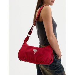 Torebka Guess Jeans. Czerwone listonoszki Guess Jeans, z aplikacjami, z jeansu, bez dodatków. Za 199.99 zł.