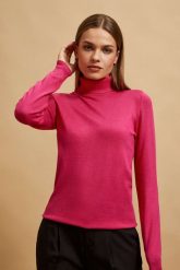 Sweter z golfem fuksjowy. Swetry MOODO, l, bez wzorów, z poliamidu, bez ramiączek. W wyprzedaży za 49.99 zł.