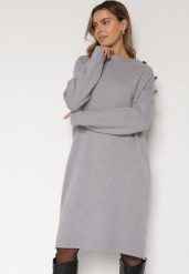 Szara Sweterkowa Sukienka Pudełkowa Ozdobiona z Boku Guzikami Tustina. Szare sukienki Born2be, na co dzień, l, bez wzorów, z jeansu, eleganckie, bez kołnierzyka, bez ramiączek, mini, proste. Za 119.99 zł.