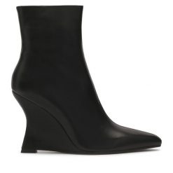 Botki Kazar. Czarne botki Kazar, bez wzorów, bez obcasa, na koturnie, bez zapięcia. Za 629.00 zł.