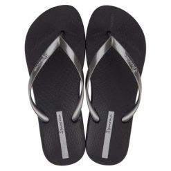Klapki damskie Ipanema Anatomic Connect japonki czarne. Czarne klapki Ipanema, bez wzorów, z materiału, eleganckie, bez obcasa, na płaskiej podeszwie, bez zapięcia. Za 72.00 zł.