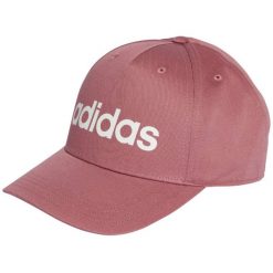 Czapka z daszkiem adidas Daily Cap. Czerwone czapki z daszkiem adidas, bez wzorów, z bawełny, klasyczne. Za 59.00 zł.