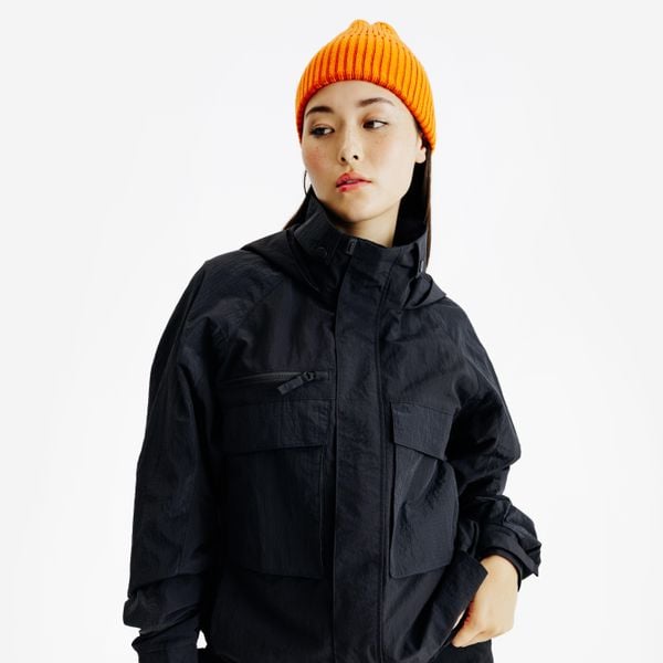 Kurtka Crop damska Lifetech. Czarne kurtki Decathlon, m, bez wzorów, z materiału, bez kaptura. Za 359.99 zł.