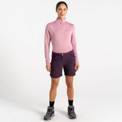 Melodyjne Szorty Damskie. Fioletowe szorty Dare 2b, bez wzorów, z elastanu, sportowe. W wyprzedaży za 229.50 zł.